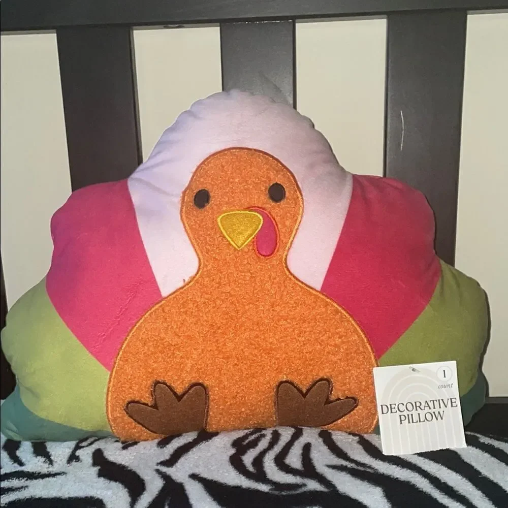 New with tags bullseye target colorful turkey decorative throw pillow